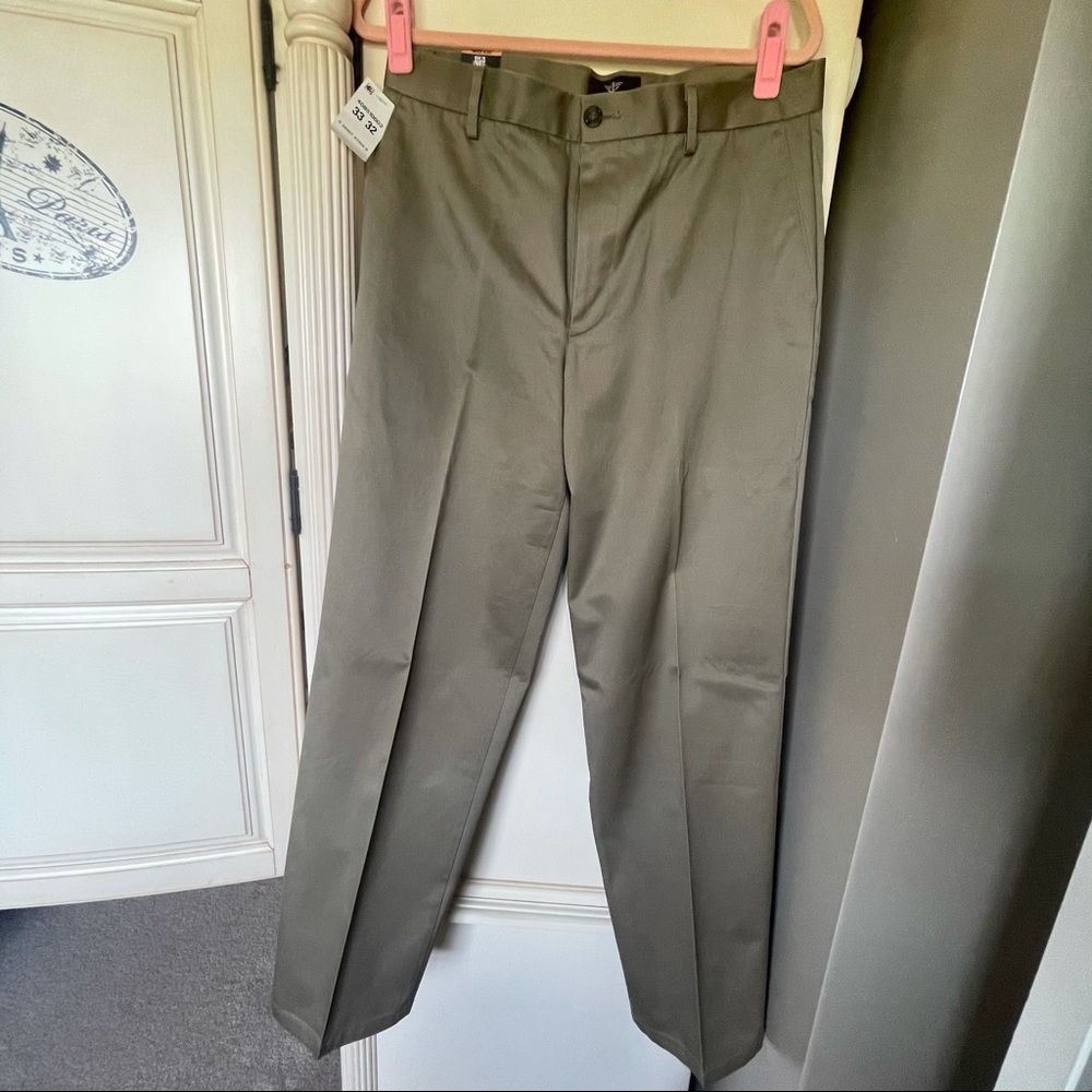NWT DOCKERS signature khaki men’s pants